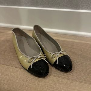 CHANEL ballet flats